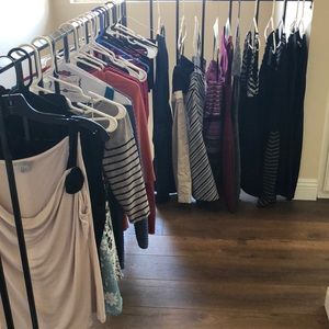 🌺👗Preparing to officially launch my closet!